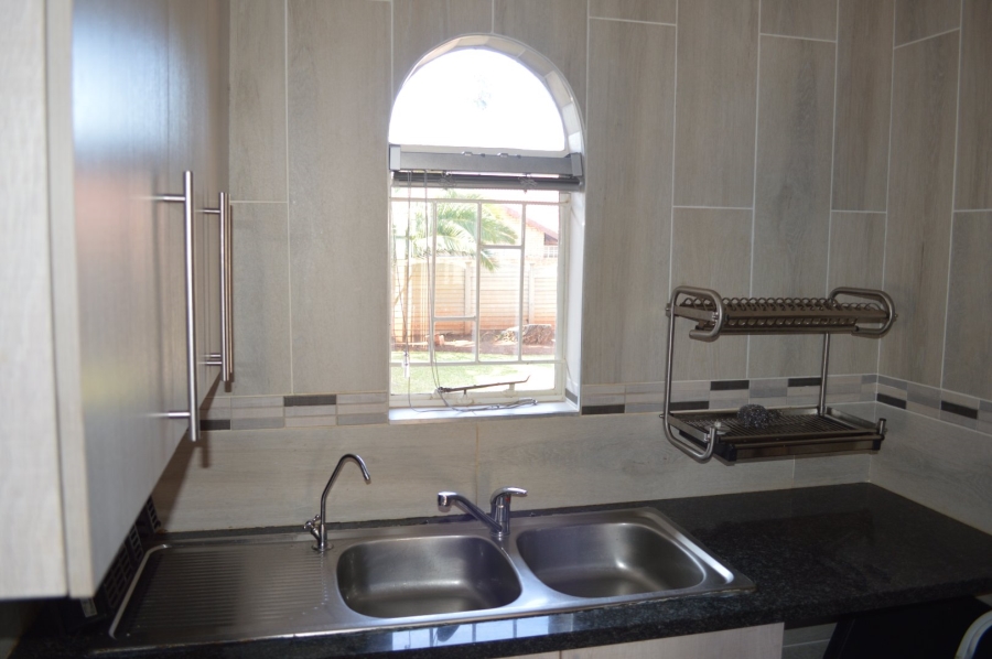 To Let 4 Bedroom Property for Rent in Doringkruin North West